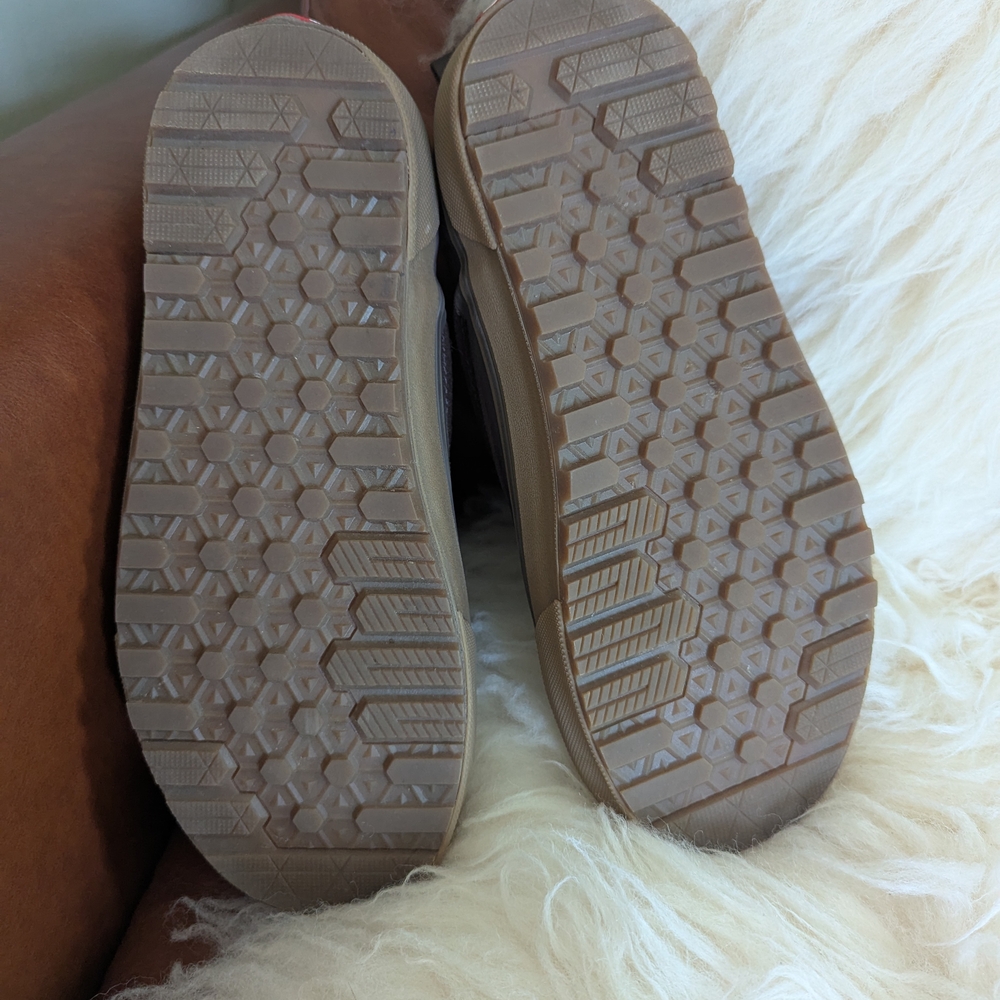 Vans Brown Suede Sherpa Lined Slip-On Shoes - Picture 8 of 10